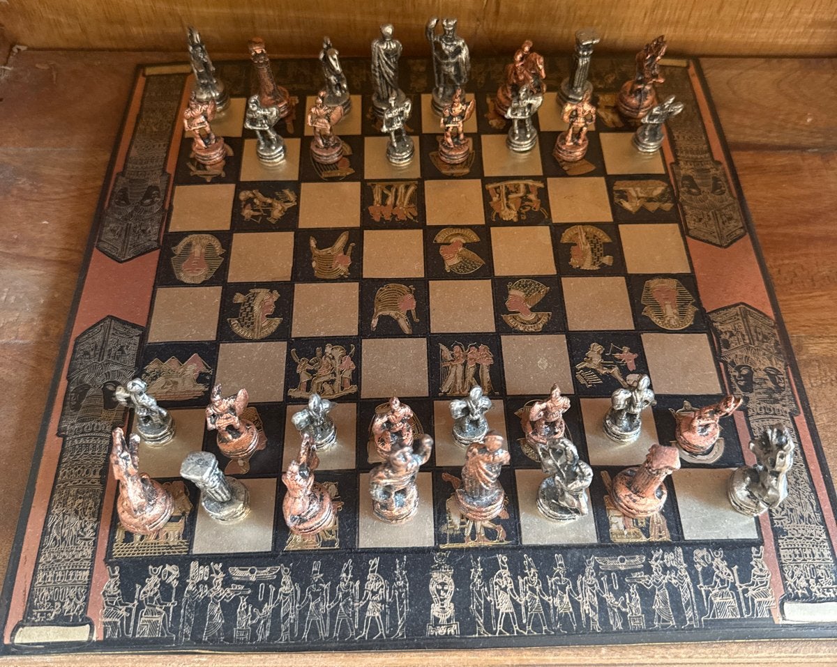 Uniek Egyptisch Schaakspel - Compleet met Figuren, Een of twee spelers, Ophalen, Gebruikt