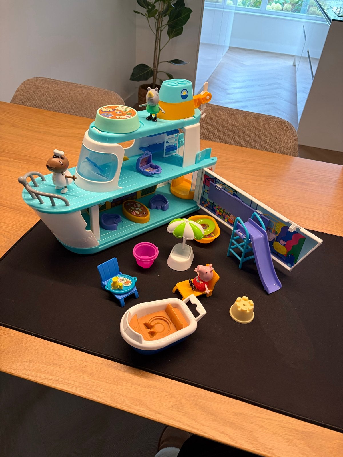 Peppa Pig Cruise Schip Speelset met Accessoires, Ophalen, Zo goed als nieuw, Jongen of Meisje