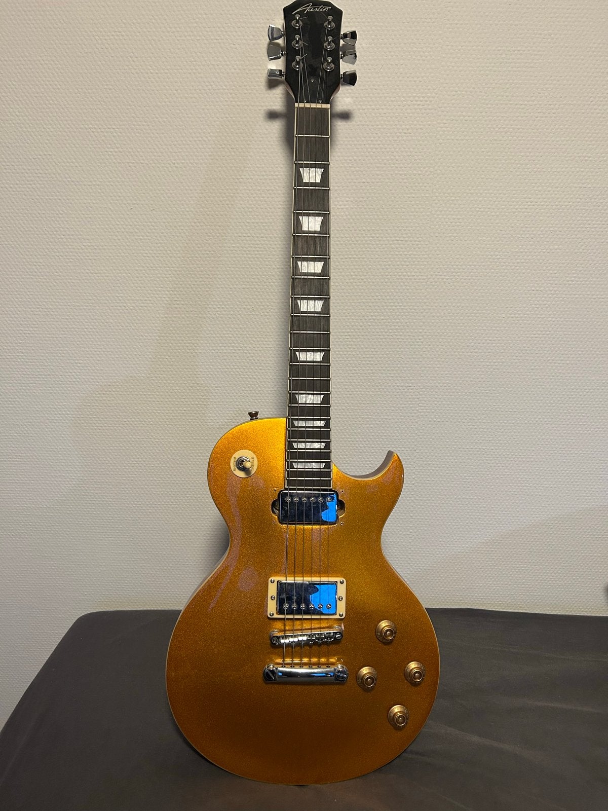Foto 2 van Austin AS6PROGT Super 6 Gold Top elektrische gitaar