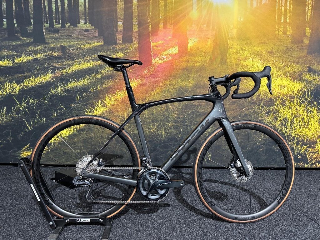 Zeer nette Trek Domane SLR7 56cm Ultegra Di2&Carbon wielen, 28 inch, Gebruikt, Carbon, Meer dan 20 versnellingen