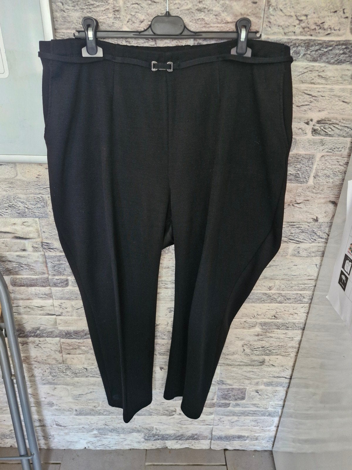 Zwarte nette broek met riempje maat 48, Zwart, Onbekend, Ophalen of Verzenden, Zo goed als nieuw
