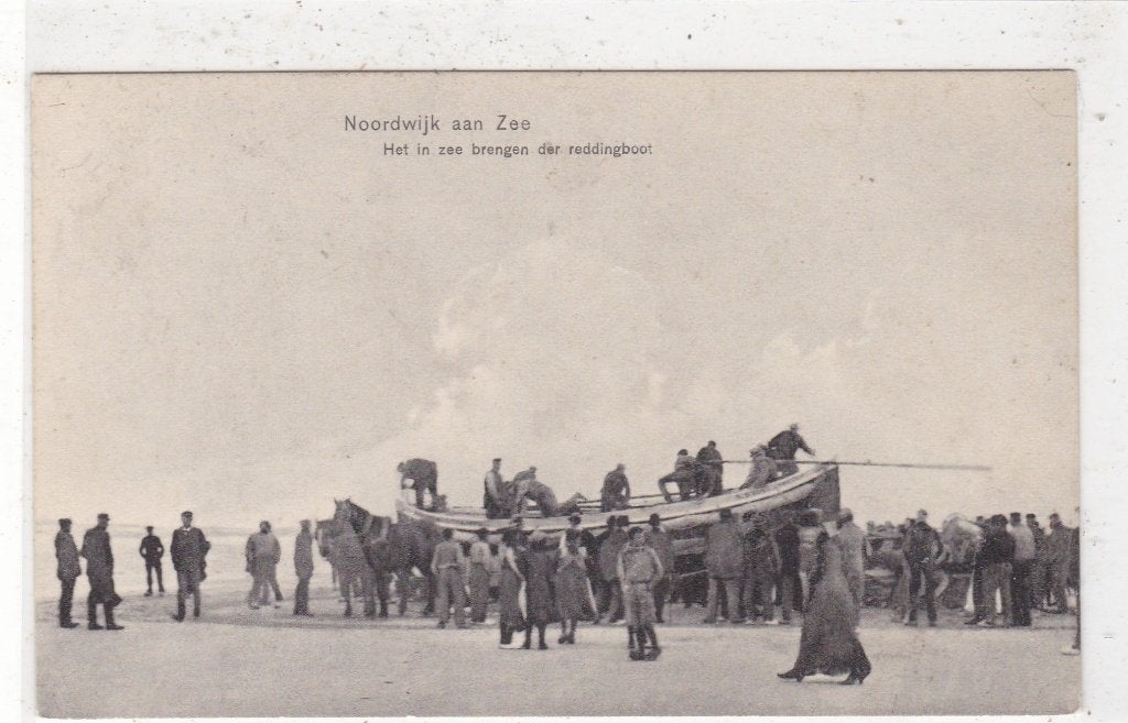 Noordwijk aan Zee-Het in zee brengen der Reddingboot   1909, Ophalen of Verzenden, Voor 1920, Ongelopen, Zuid-Holland