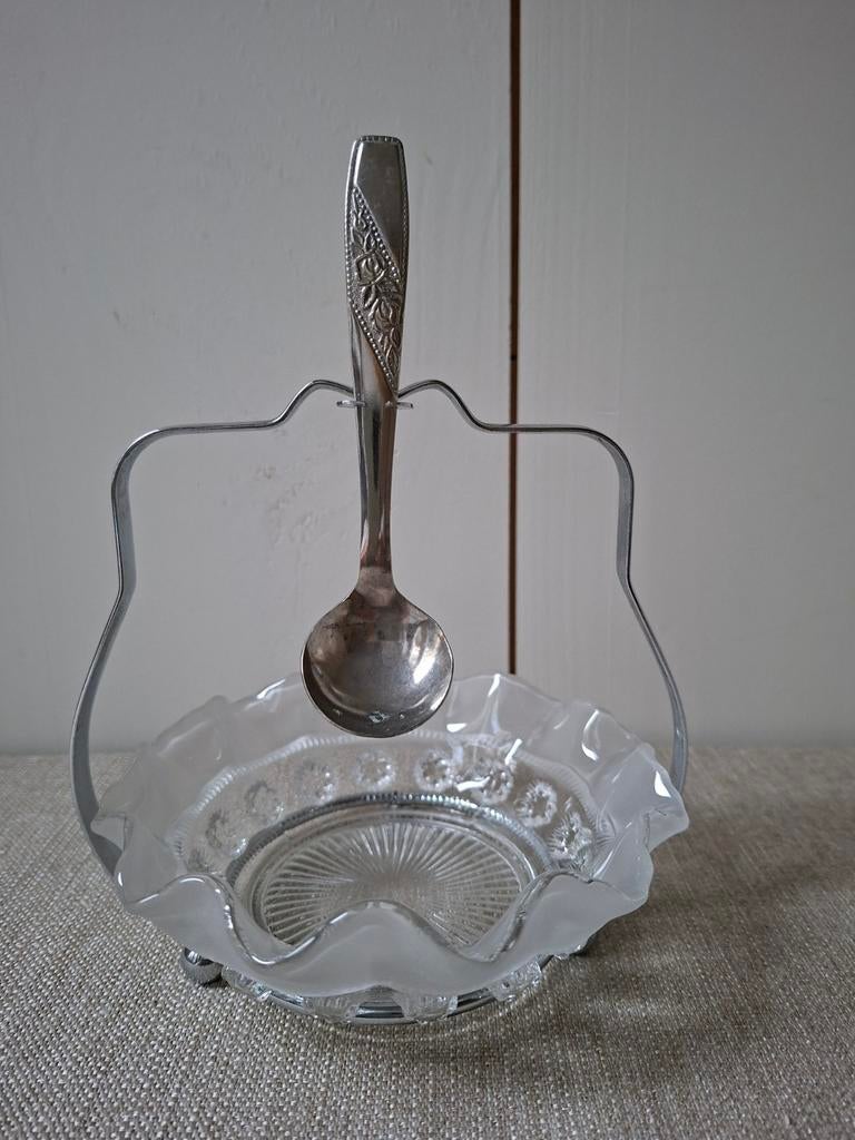 Art deco glazen schaal in zilverkleurige metalen standaard., Antiek en Kunst, Antiek | Glas en Kristal, Ophalen of Verzenden