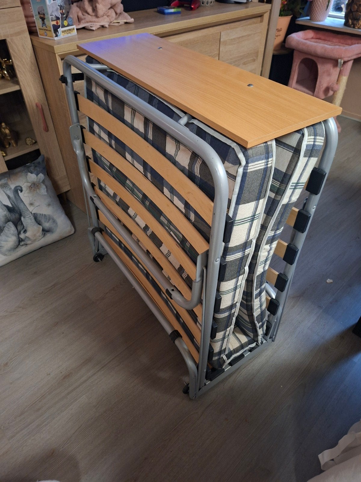 Logeerbed op wieltjes - Inklapbaar en compact, Ophalen, Gebruikt, Eenpersoons, Praktisch en functioneel