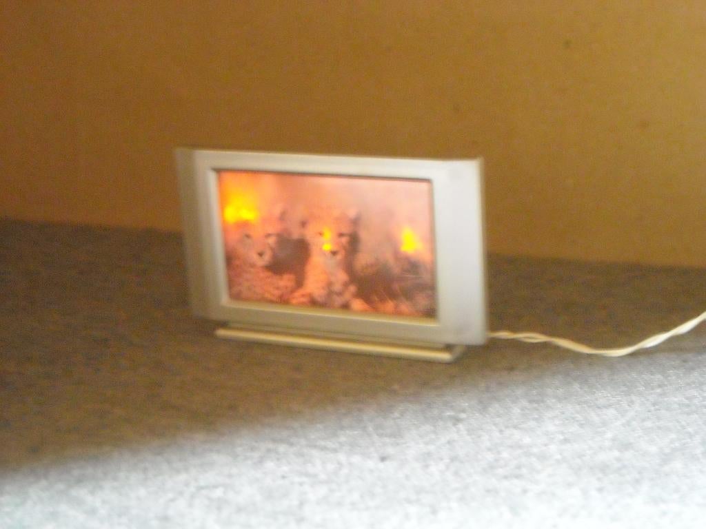 Lundby televisie met verlichting, Verzamelen, Poppenhuizen en Toebehoren, Ophalen of Verzenden, Gebruikt, Poppenhuis