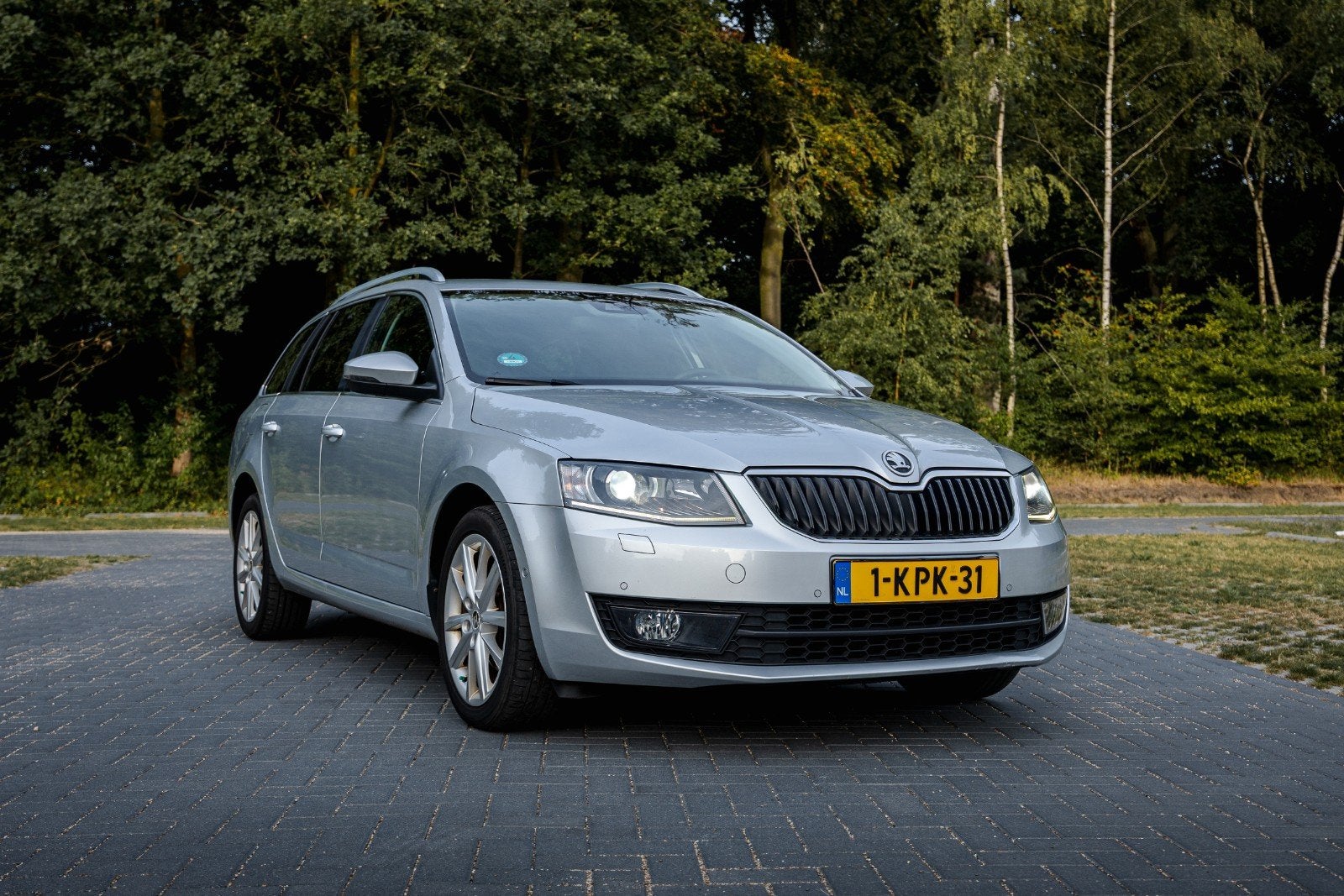 Skoda Octavia 1.2 TSI 77KW Combi 2013 Grijs, Auto's, Skoda, Voorwielaandrijving, 1147 kg, 4 cilinders, Origineel Nederlands