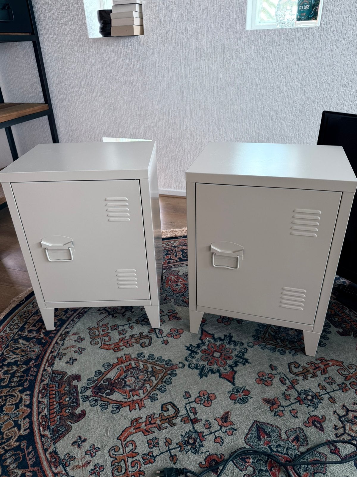 Nachtkasten, Ophalen, Zo goed als nieuw, Minder dan 45 cm