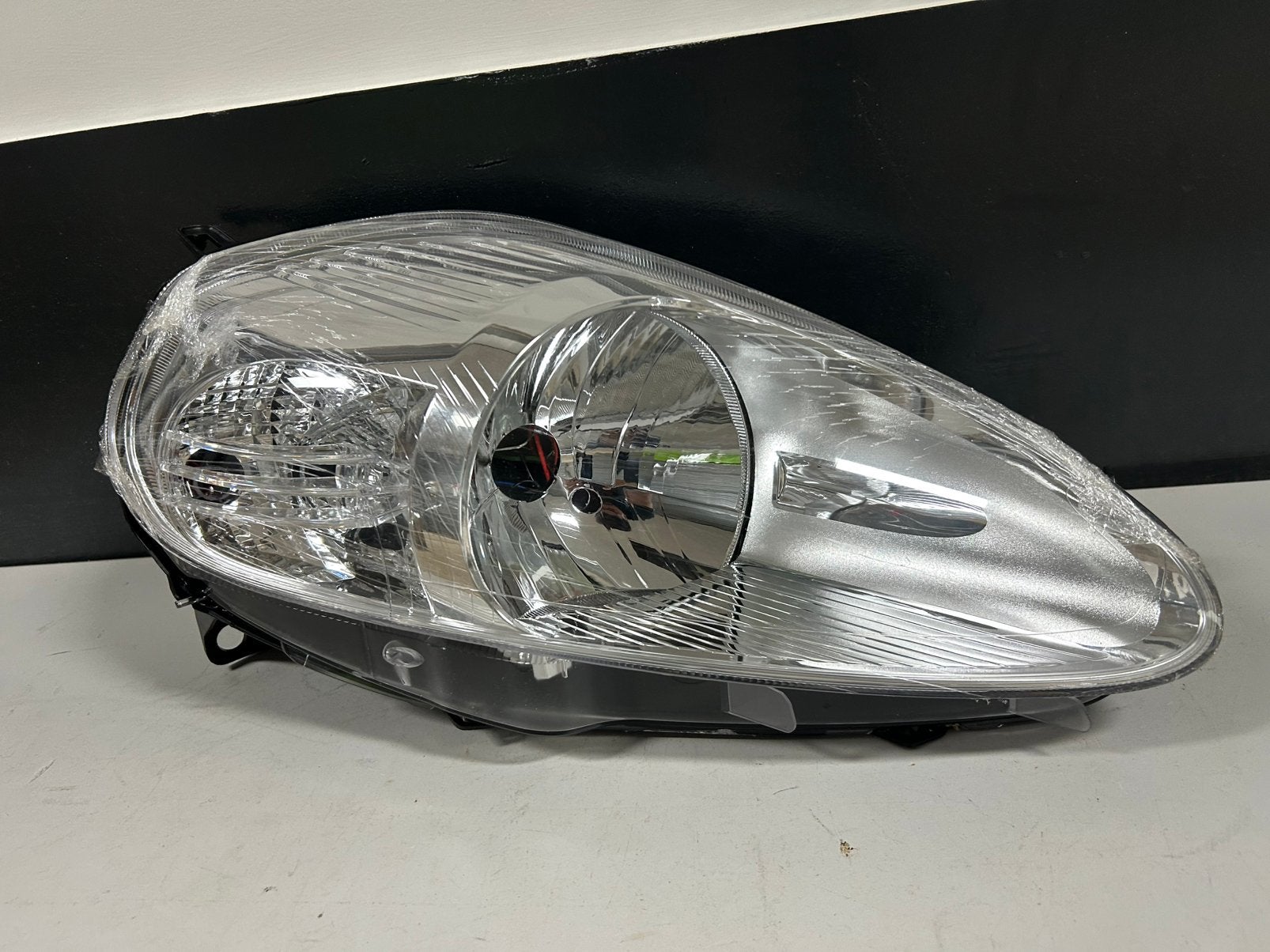 Koplamp fiat punto 2006-2013 rechts halogeen, Ophalen of Verzenden, Nieuw, Fiat
