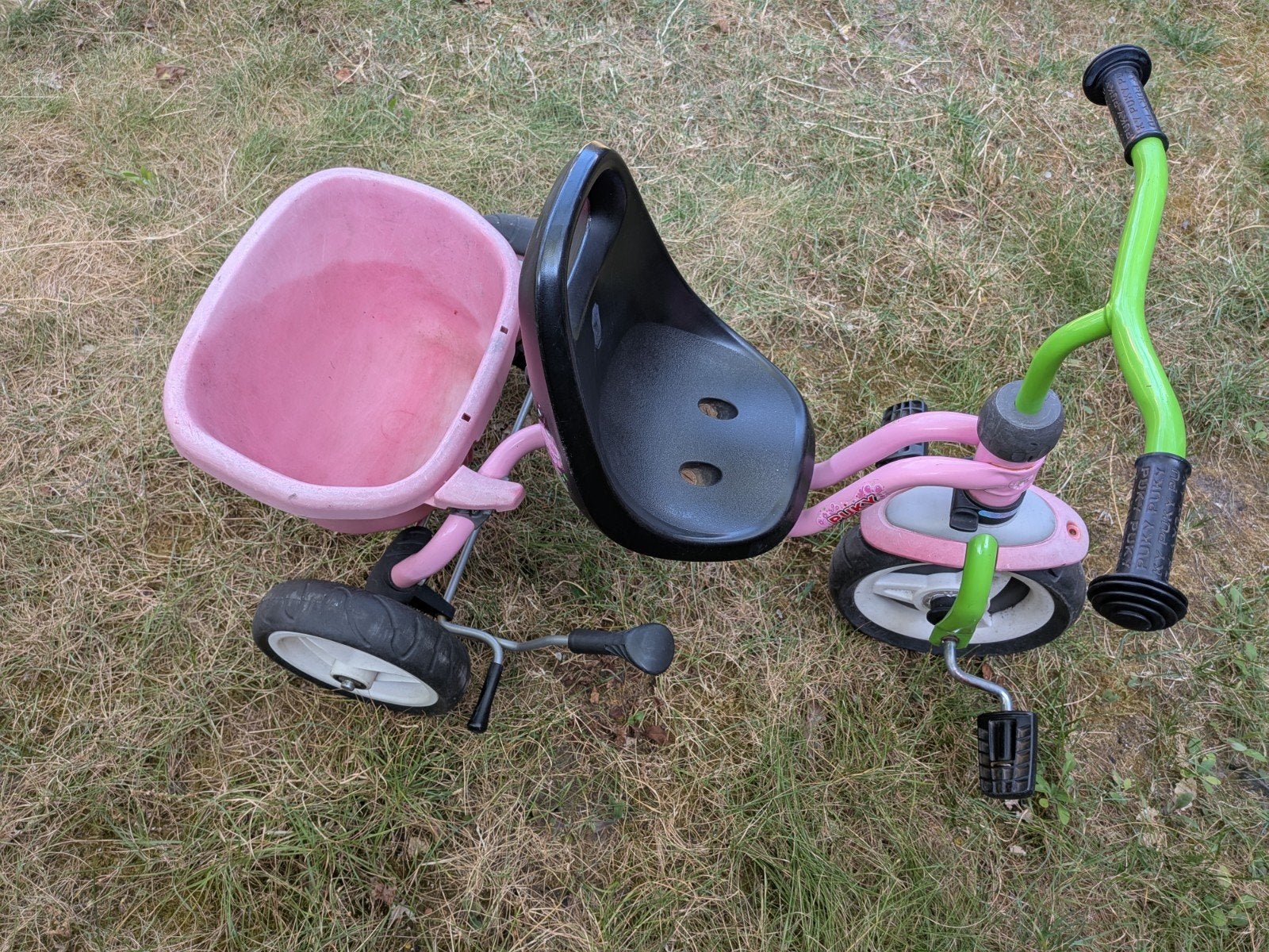 Roze Puky driewieler met bakje, Kinderen en Baby's, Speelgoed | Buiten | Voertuigen en Loopfietsen, Ophalen, Gebruikt