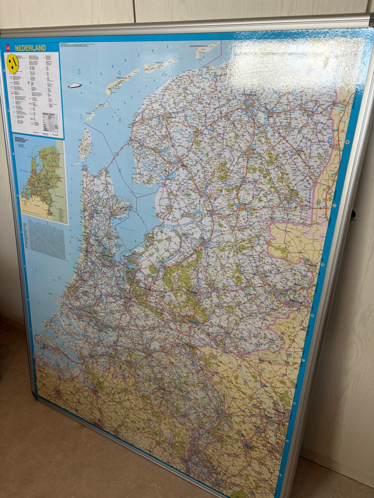 Magneetbord met kaart van Nederland, Ophalen, Zo goed als nieuw