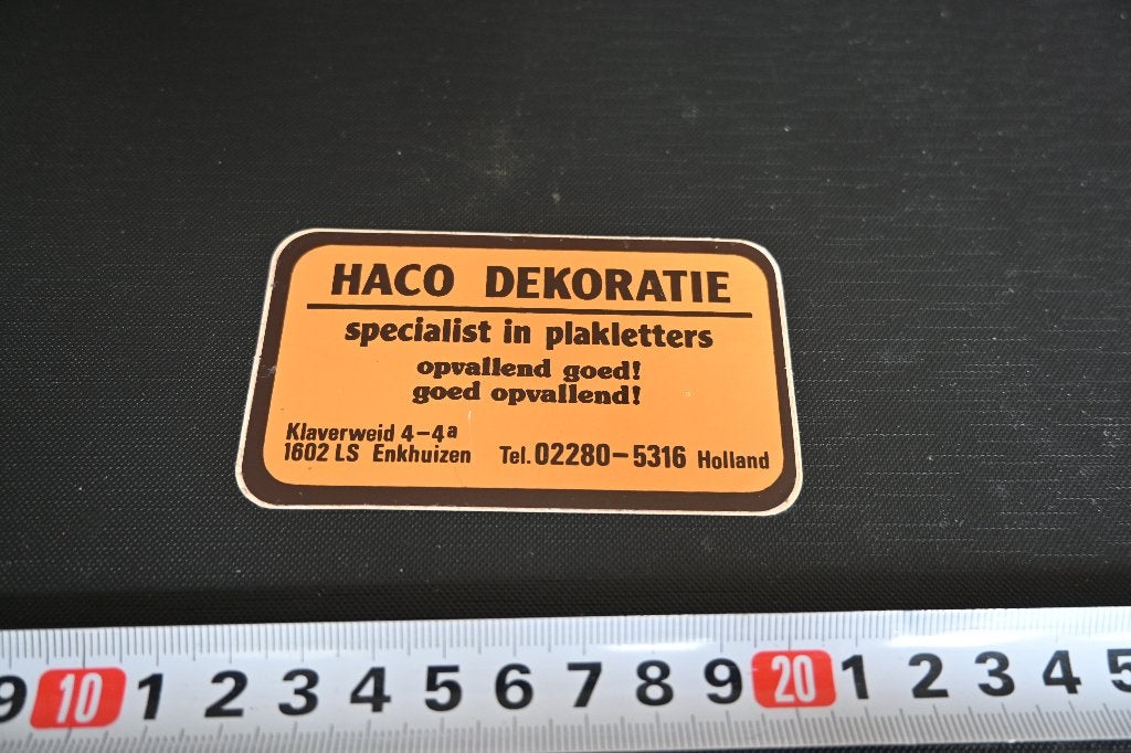 sticker Enkhuizen HACO DEKORATIE specialist in plakletter, Ophalen, Zo goed als nieuw