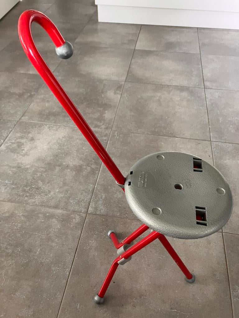 ULISSE rood metalen wandelstok / zitje, Ophalen of Verzenden, Zo goed als nieuw