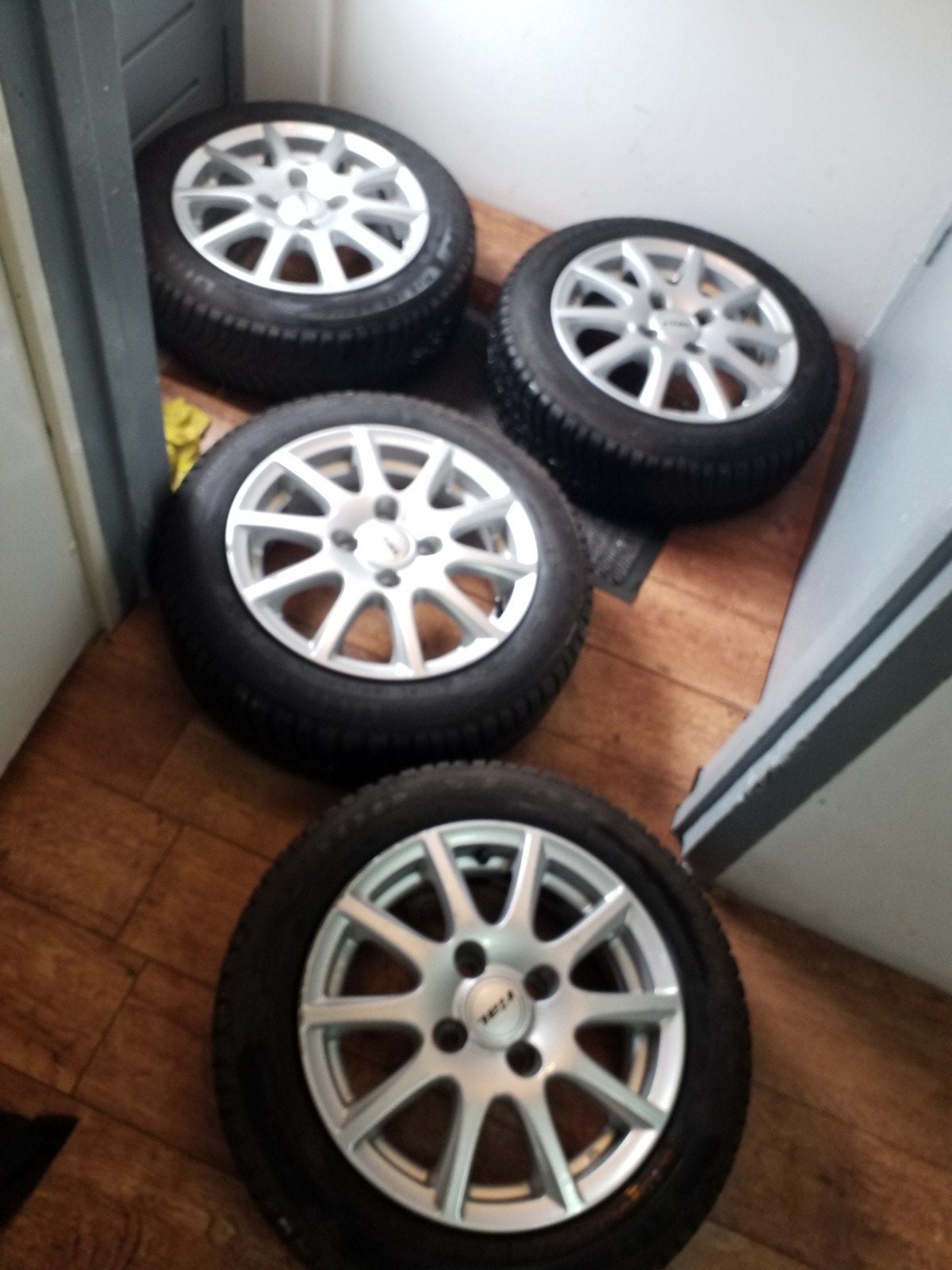Winterbanden en LichtmetalenVelgen ., Auto-onderdelen, Banden en Velgen, 14 inch, Gebruikt, Banden en Velgen, Winterbanden