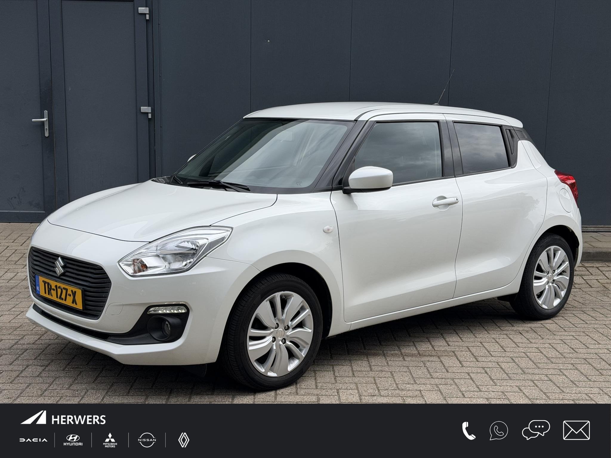 Suzuki Swift 1.2 Select / Automaat / Trekhaak / Stoelverwarm, Stof, Gebruikt, 4 cilinders, 400 kg