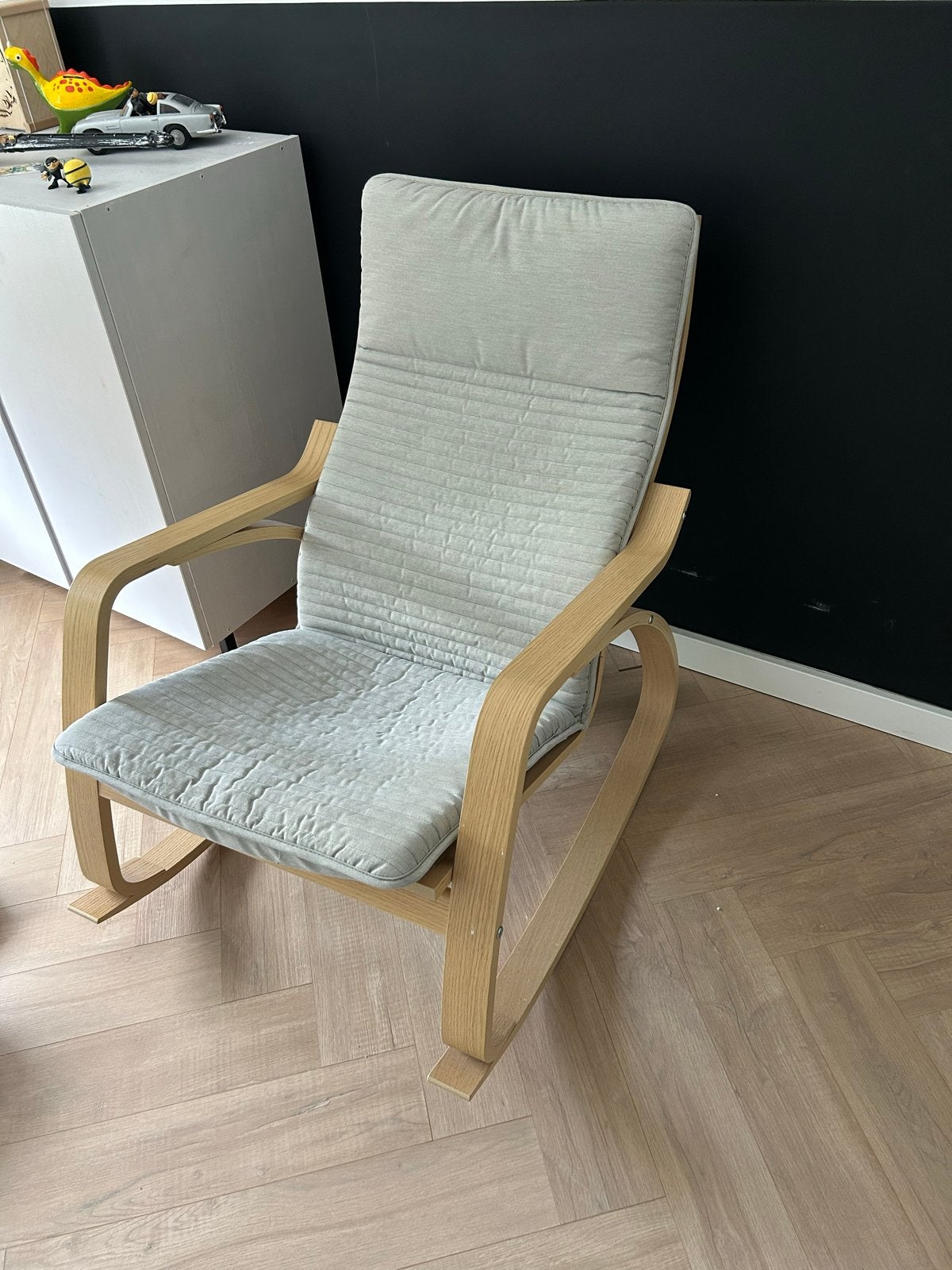 IKEA Poäng Schommelstoel met lichtgrijze kussens, Ophalen, Zo goed als nieuw, Hout, Eén