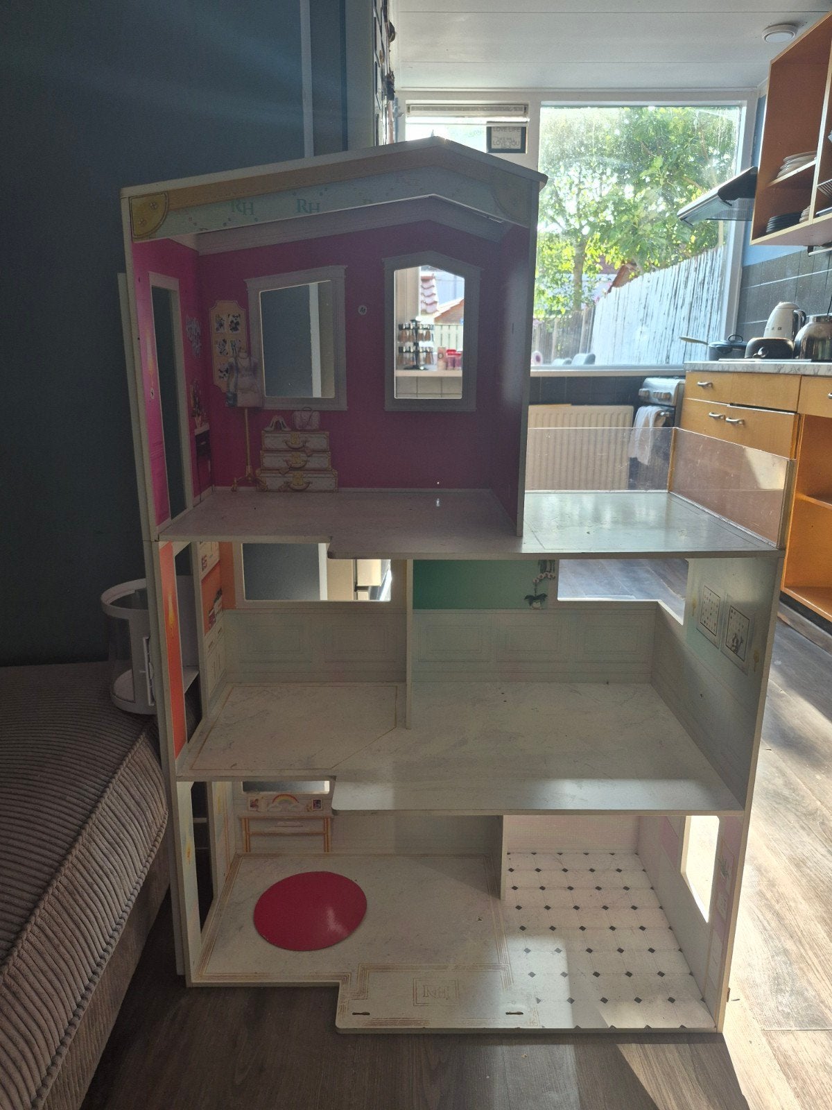Groot poppenhuis met meerdere verdiepingen, Kinderen en Baby's, Speelgoed | Poppenhuizen, Ophalen of Verzenden, Gebruikt, Poppenhuis