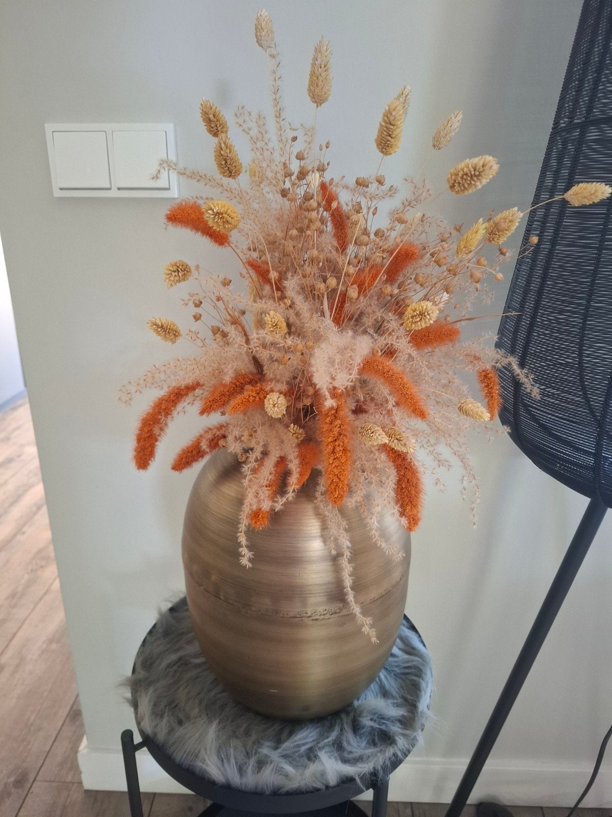 Gouden vaas met kunstbloemen, Ophalen, Binnen, 30 cm, Zo goed als nieuw