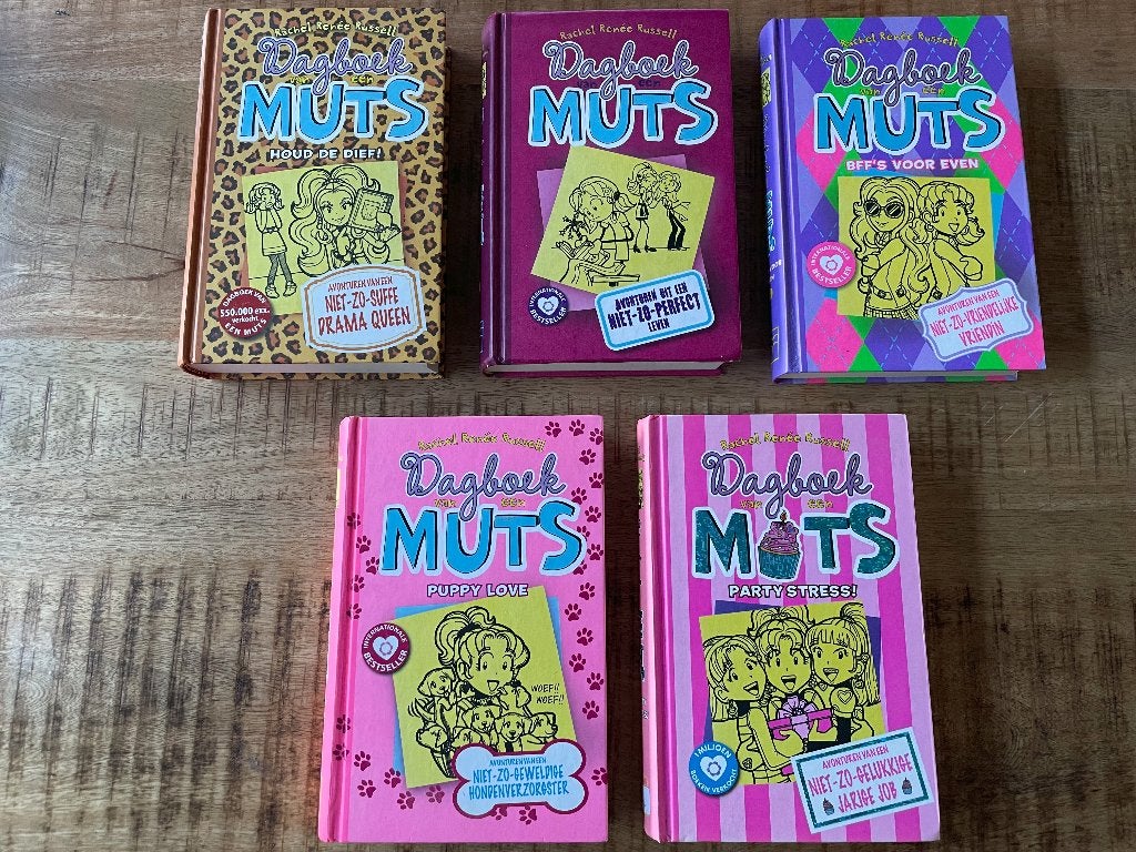 Dagboek van een Muts. 5 stuks, Ophalen, Zo goed als nieuw, Rachel Renée Russell