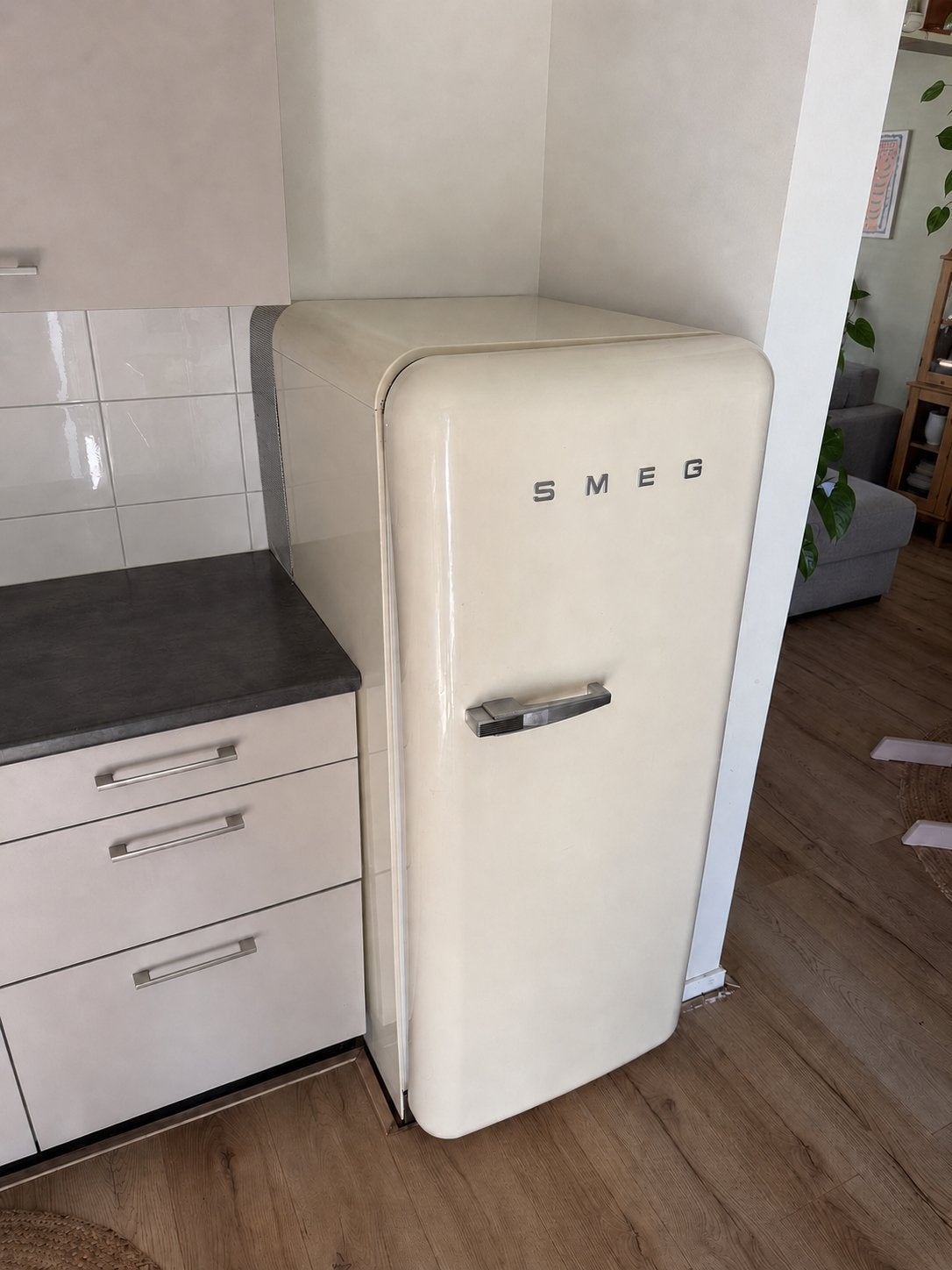 Iconische SMEG FAB28 crème retro koelkast + vriesvak, Witgoed en Apparatuur, Koelkasten en IJskasten, 200 liter of meer, Zo goed als nieuw