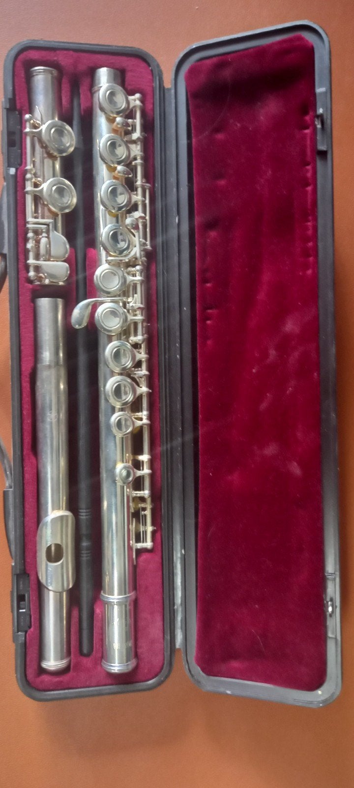 Yamaha Dwarsfluit 211 met bladmuziekstandaard, Muziek en Instrumenten, Ophalen of Verzenden, Gebruikt, Dwarsfluit, Met koffer of tas
