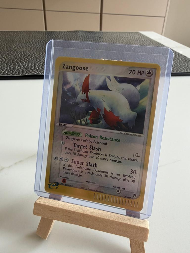 Zangoose #14/100 - Sandstorm 2003 reverse holo, Hobby en Vrije tijd, Verzamelkaartspellen | Pokémon, Ophalen of Verzenden, Zo goed als nieuw