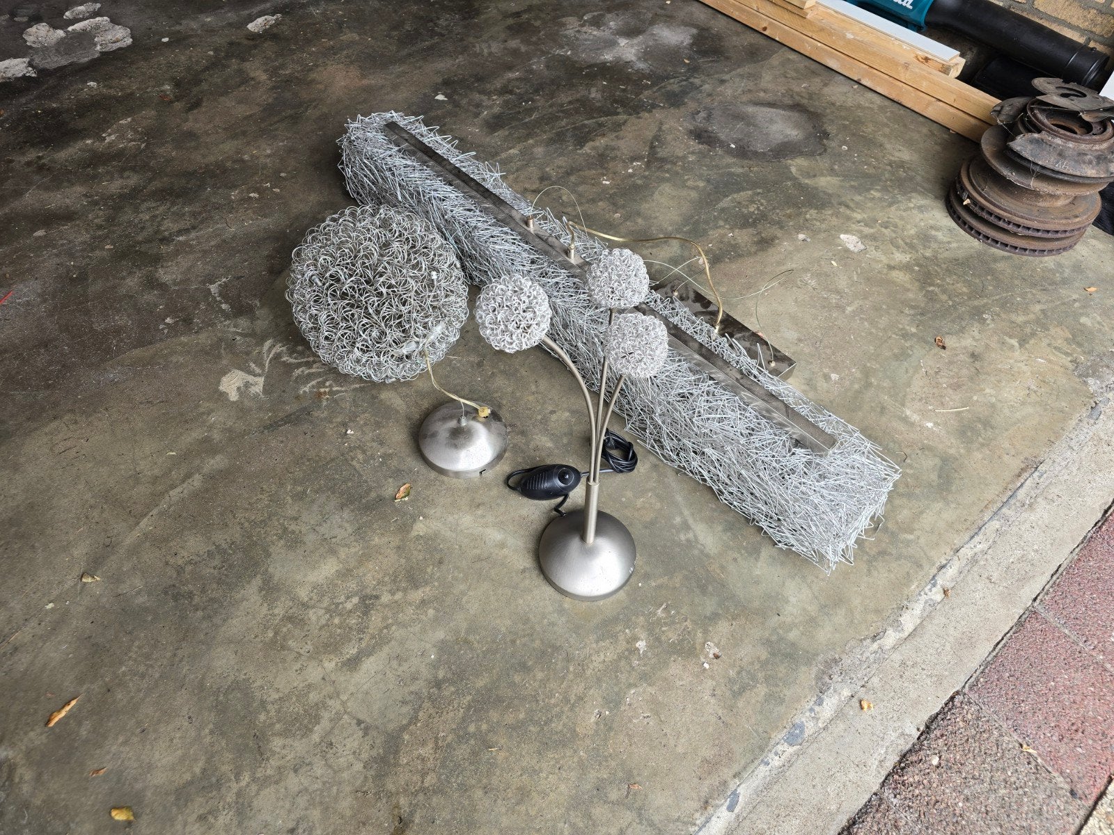 RVS metalen design eettafel plafond hanglamp + nachtkastlamp, Huis en Inrichting, Dimbaar, Design, E14 (klein), Zo goed als nieuw