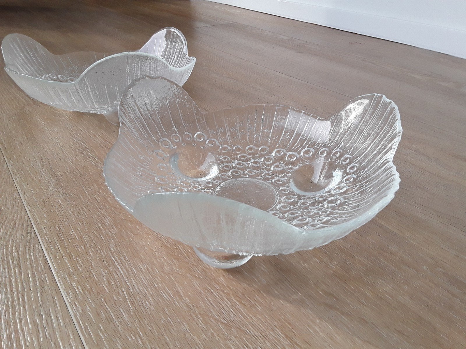 Finse glazen schalen Muurla, 23cm doorsnee, prijs p.s., Ophalen of Verzenden, Overige stijlen, Glas, Schaal of Schalen