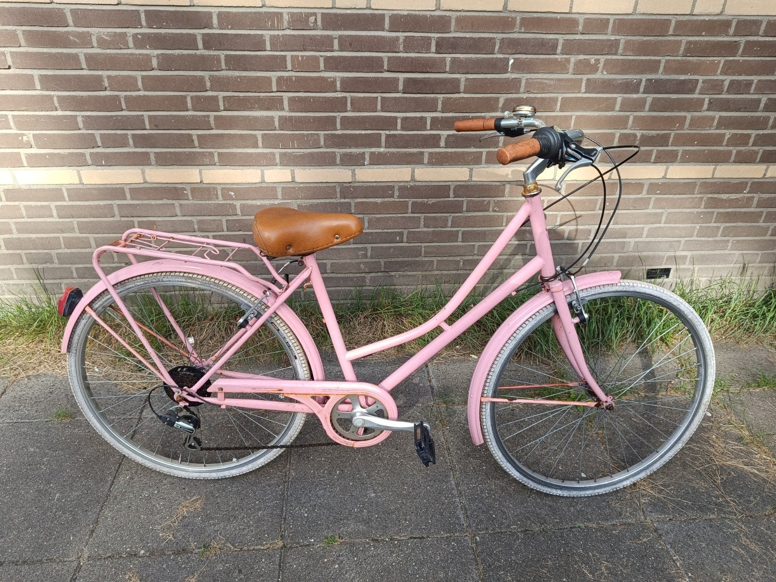 Roze damesfiets met versnellingen en bagagedrager, Gebruikt, Velgrem, 47 tot 50 cm, Versnellingen