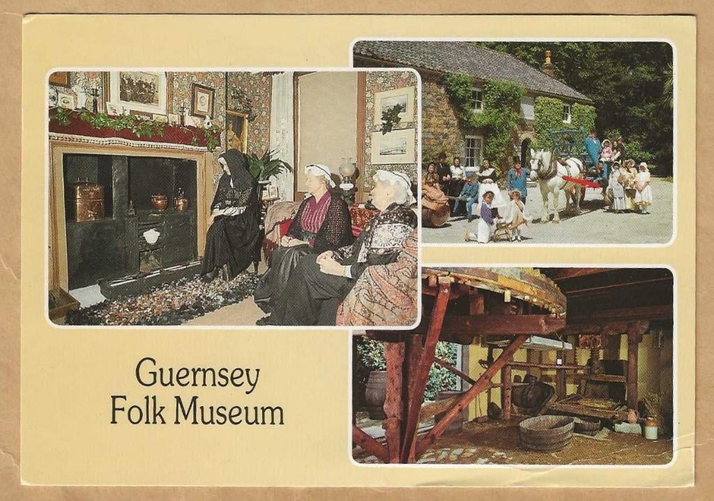 Ansichtkaart. Guernsey Folk Museum. Costumes and Artefacts., Verzamelen, Ophalen of Verzenden, 1980 tot heden, Gelopen, Overig Europa