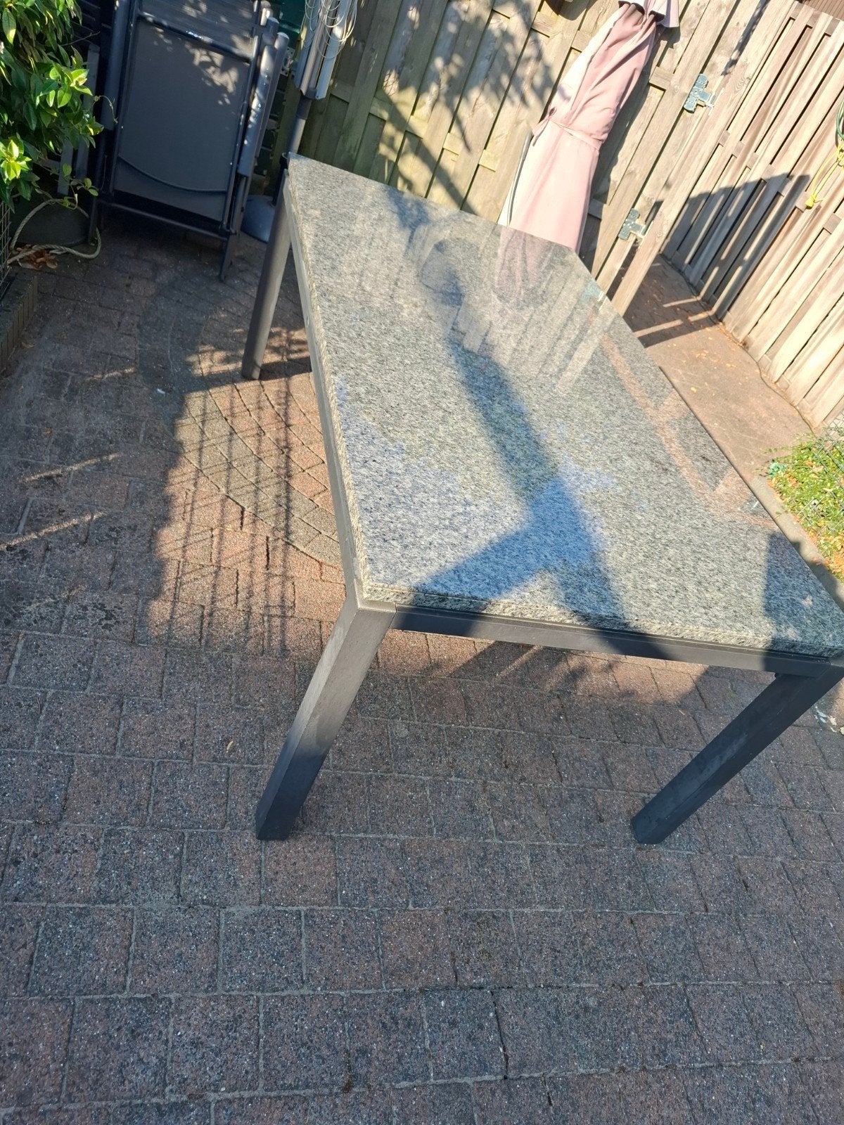 Gratis tuintafel 180x100cm met kleine beschadiging, Ophalen