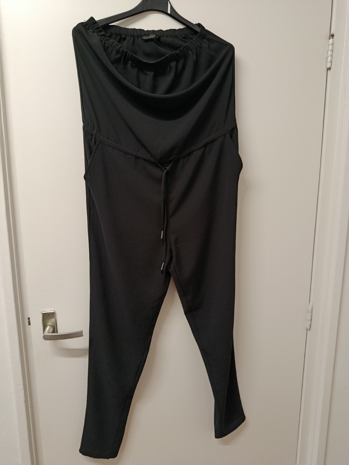 zwarte jumpsuit mt 34 zgan van de only, Kleding | Dames, Jumpsuits, Ophalen of Verzenden, Zo goed als nieuw, Maat 34 (XS) of kleiner