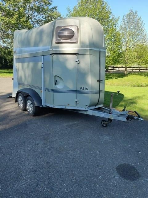 Humbaur Atis 2 paards trailer aluminium bodem, Ophalen, Gebruikt, Polyester, 2-paards trailer