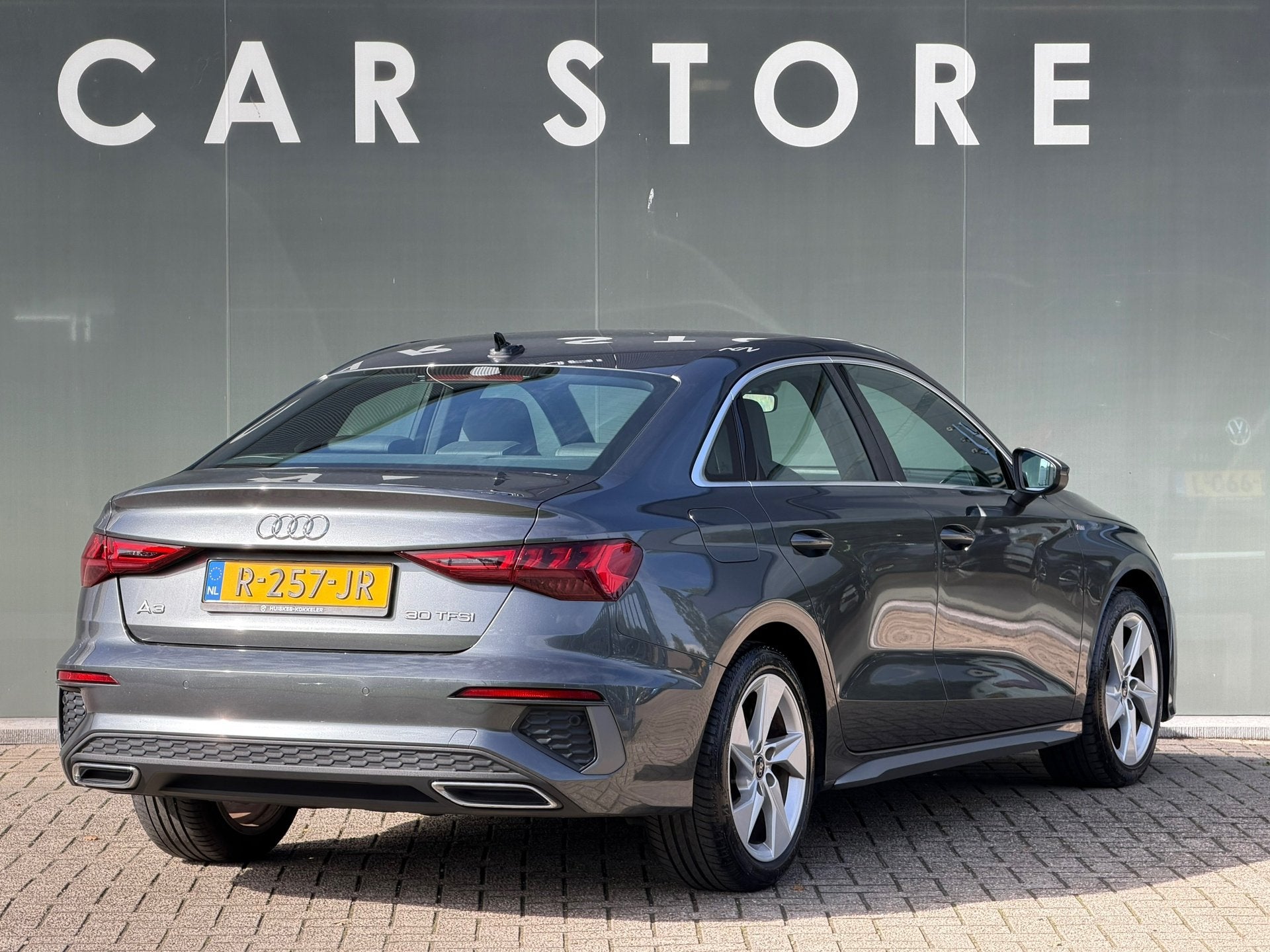 Audi A3 Limousine 30 TFSI S LINE Virtual | LED | Climate |1E, Auto's, Dealer onderhouden, Gebruikt, Leder en Stof, 23 km/l