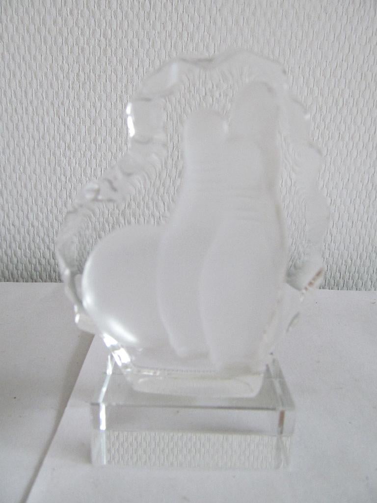 Glas of kristal object, bowlingbal en twee pionnen., Ophalen
