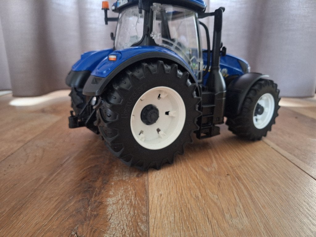 Bruder New Holland T7.315 bruder 3120, Ophalen of Verzenden, Zo goed als nieuw