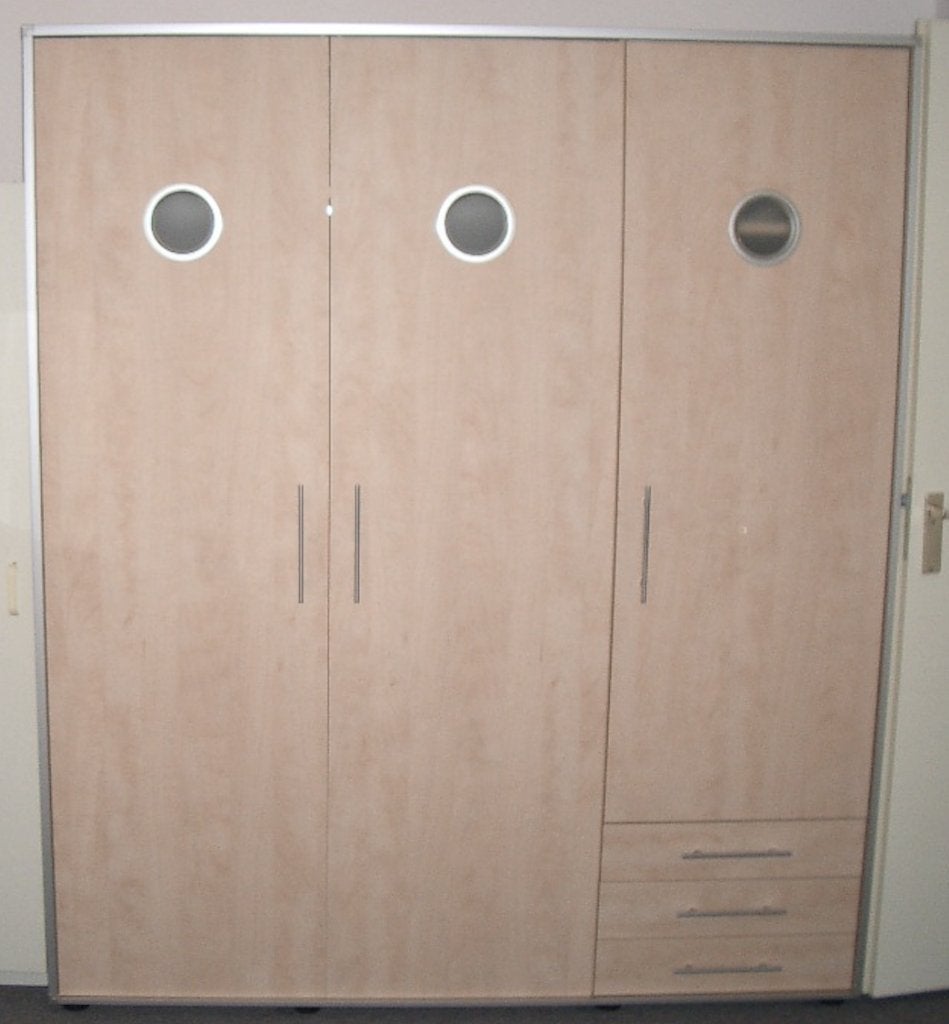 Kwaliteit kledingkast 3 deuren + 3 lades, 150 tot 200 cm, Zo goed als nieuw, 150 tot 200 cm, Overige houtsoorten