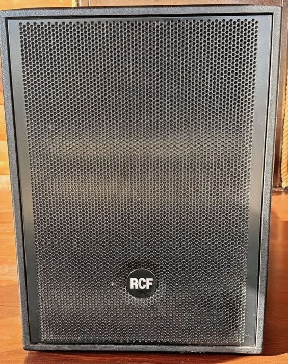 Actieve subwoofer RCF 905 AS