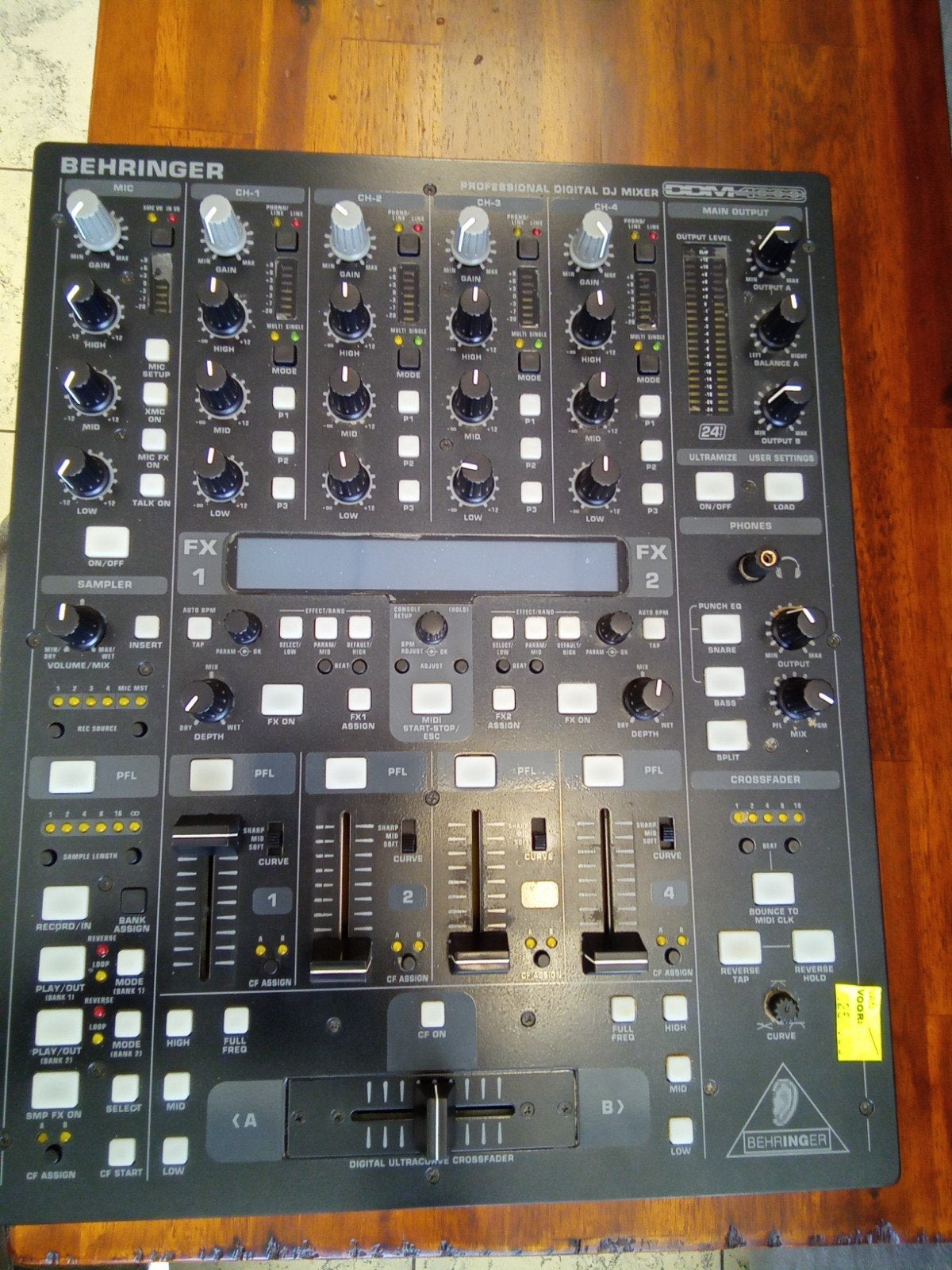 Behringer DDM4000 Digitale DJ Mixer - Zo goed als nieuw, Ophalen of Verzenden, Zo goed als nieuw, 10 tot 20 kanalen, Microfooningang