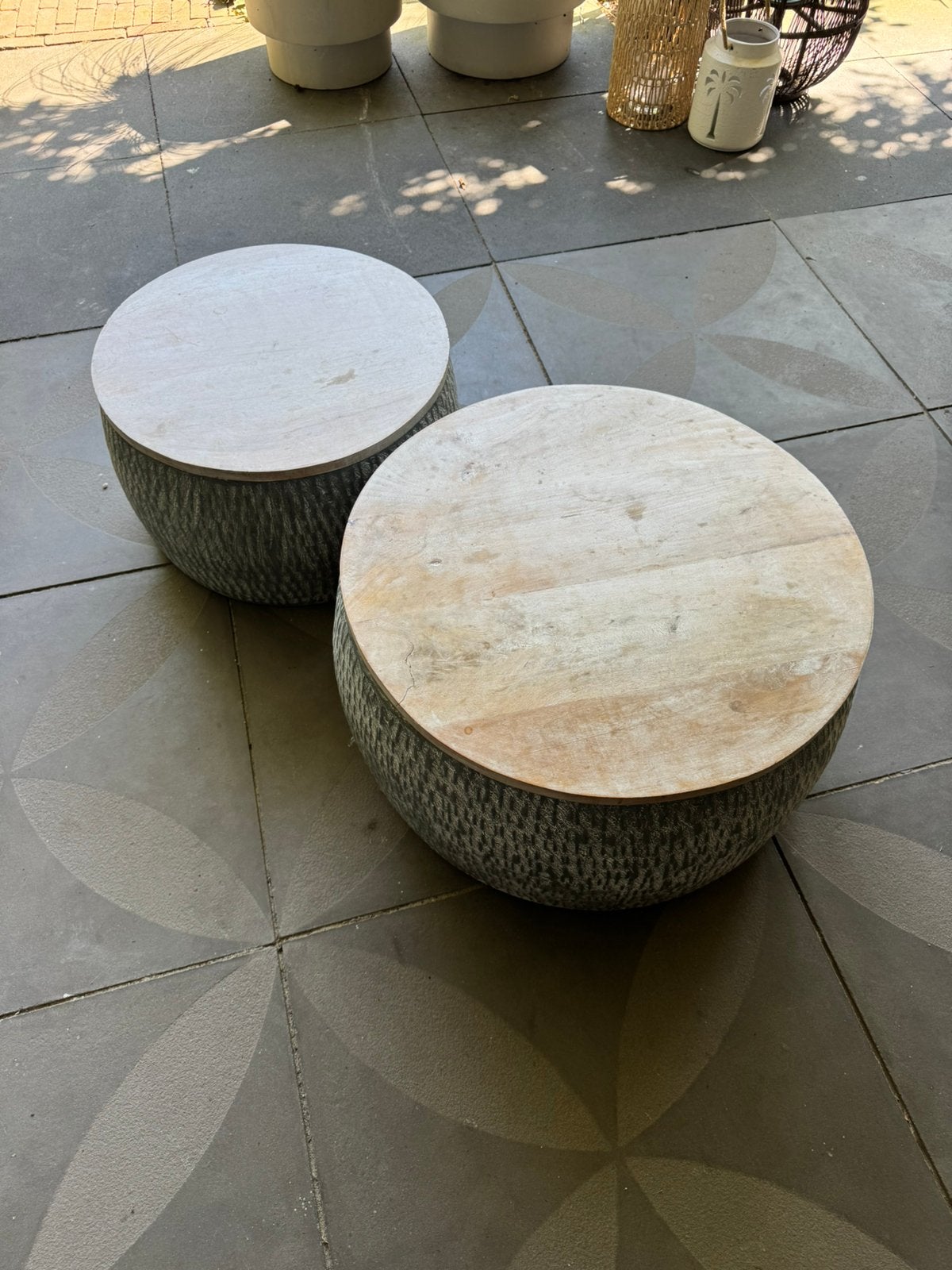 Set bijzettafels rond, metaal met houten blad, Minder dan 55 cm, Gebruikt, Metaal of Aluminium, Rond