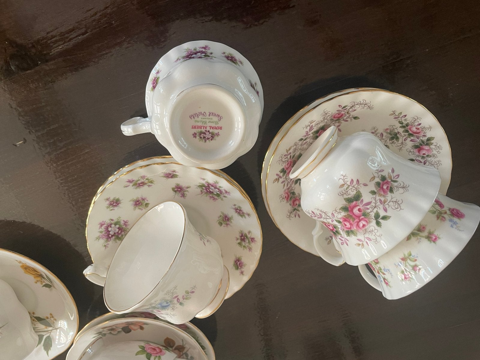 Royal Albert servies, Ophalen