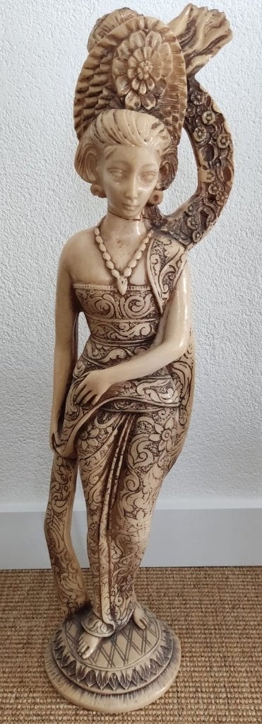 Decoratief Beeld van een  Balinese Danseres, Ophalen, Natuurlijk materiaal, 50 - 100 cm, Beeld