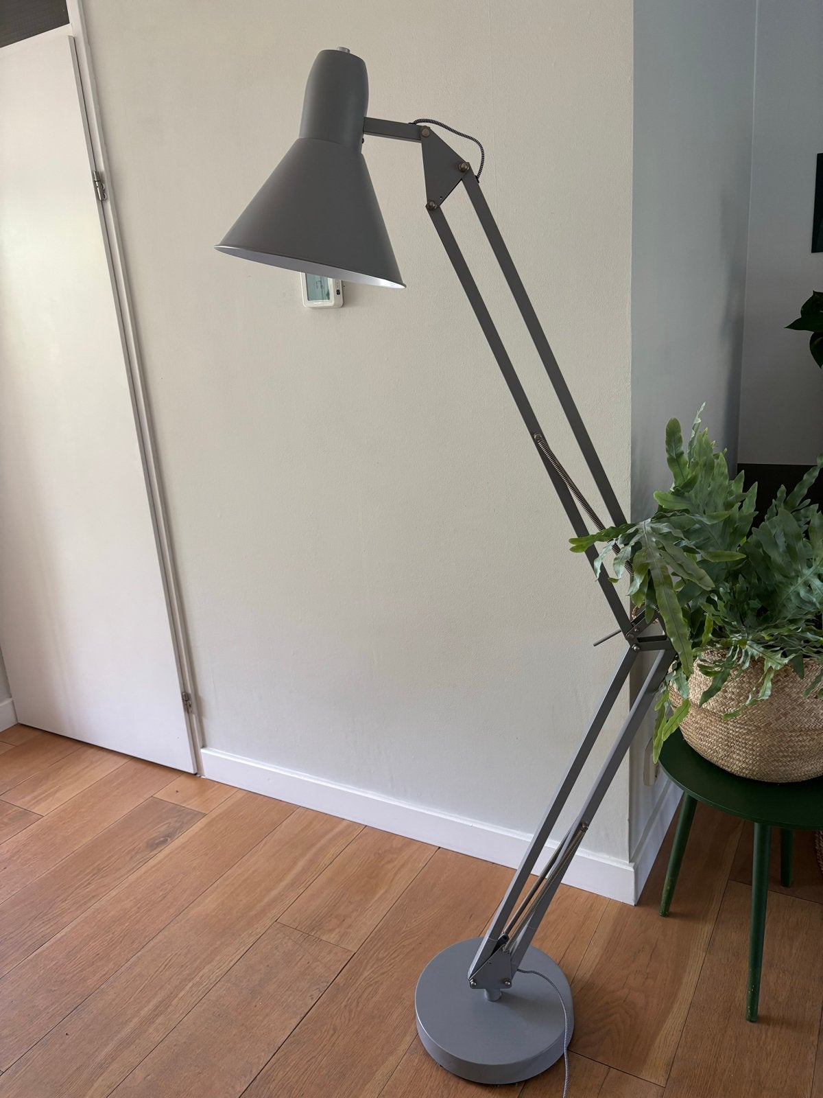 Grote grijze staande lamp - verstelbaar design, Ophalen, Gebruikt, E27 (groot), Metaal
