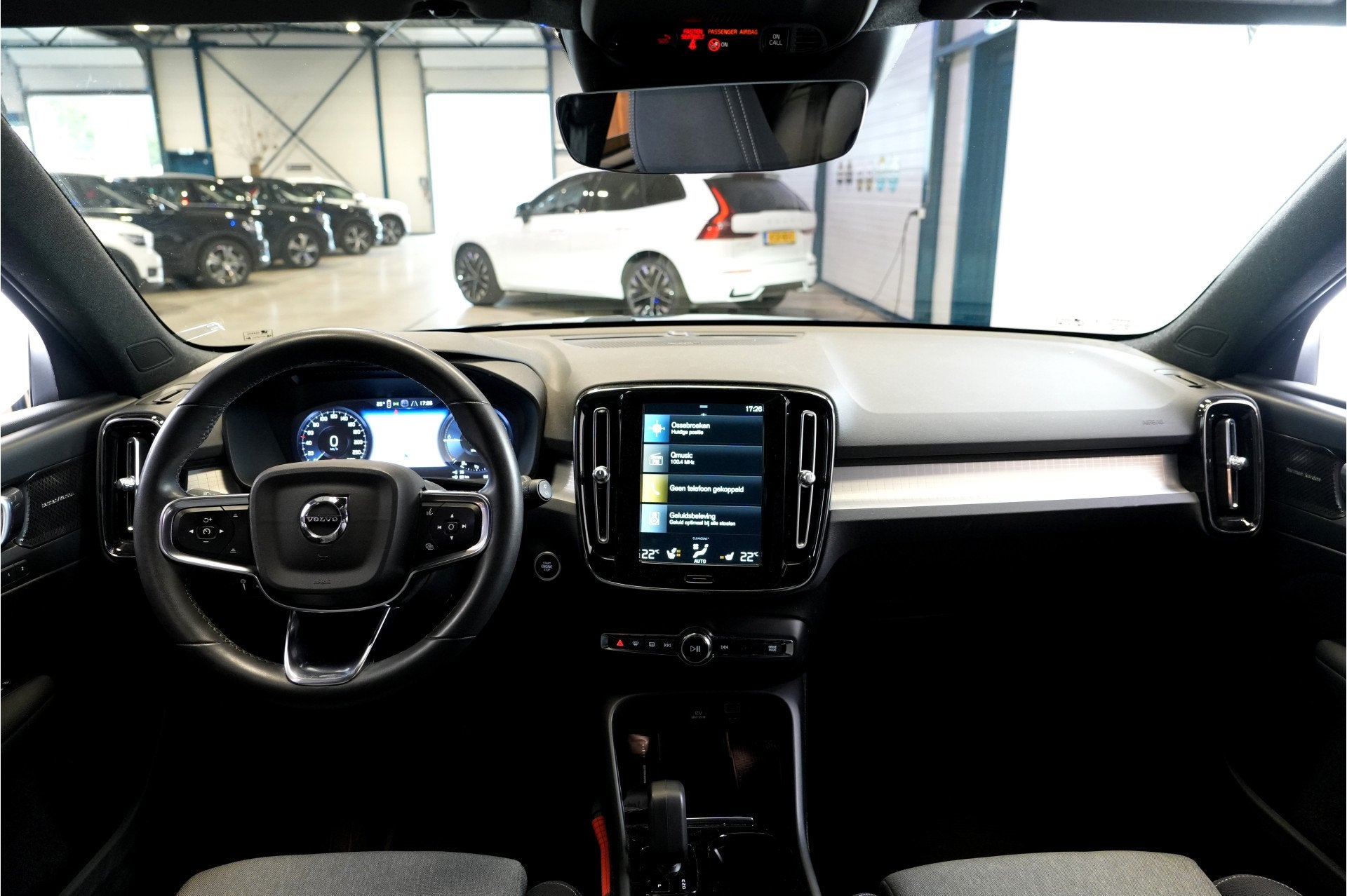 Volvo XC40 1.5 T5 Plug-in Hybrid 193kW/262pk DCT7 Plus Dark, Dealer onderhouden, Stof, Met garantie (alle), Blauw