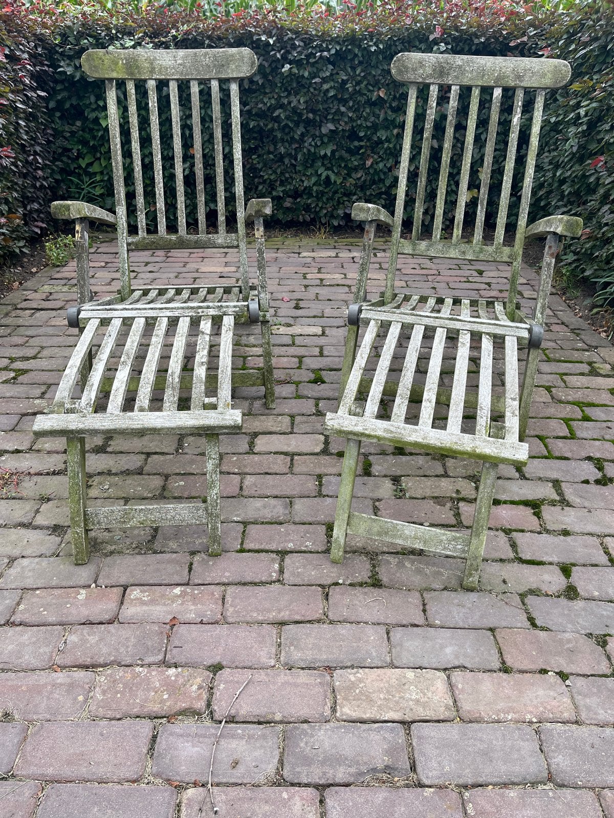 Twee houten tuinstoelen met voetenbankje, Ophalen, Gebruikt, Hout, Inklapbaar