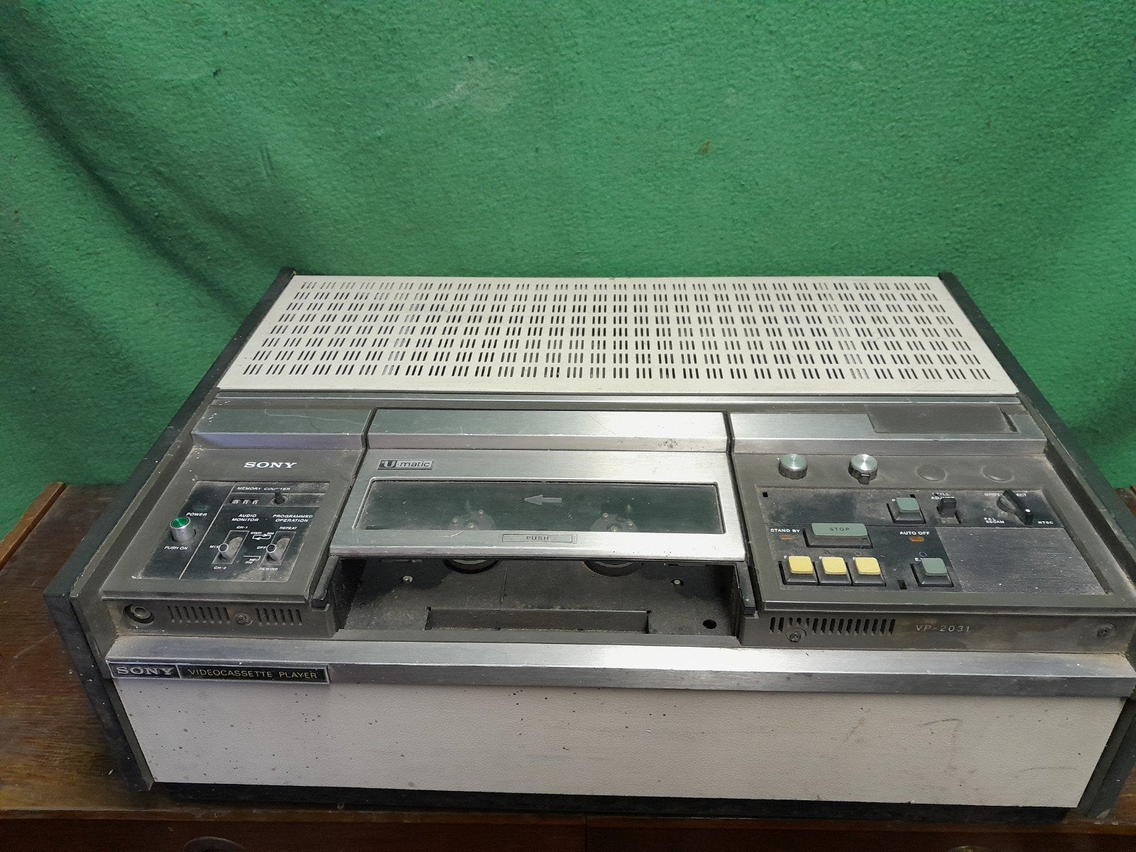 Sony videocassetteplayer VP-2031, Ophalen