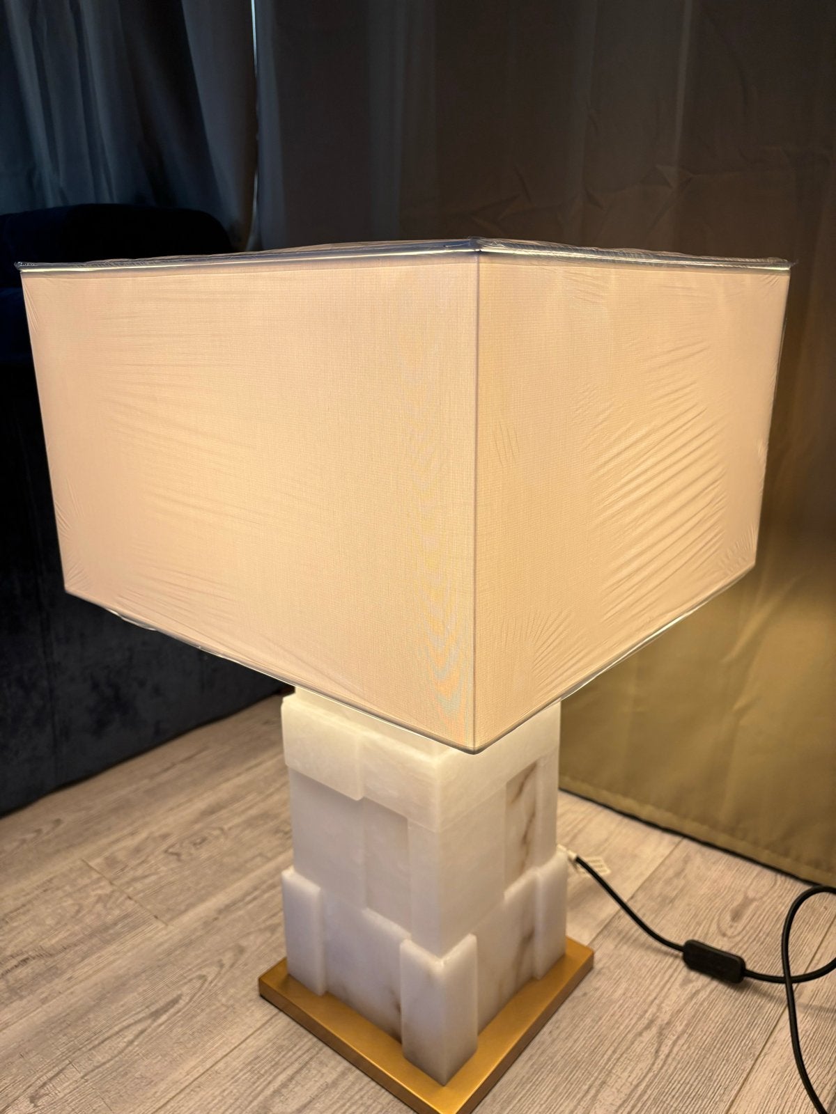 Nieuwe Eichholtz Fabiano tafellamp met op maat gemaakte kap, Ophalen, Nieuw, Overige materialen