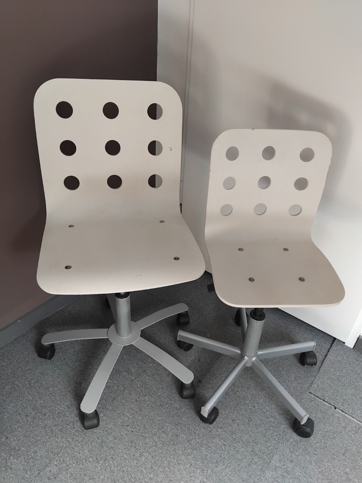 IKEA bureaustoel - Wit met wieltjes, Huis en Inrichting, Bureaustoelen, Gebruikt, Bureaustoel, Wit, Ergonomisch, Ophalen
