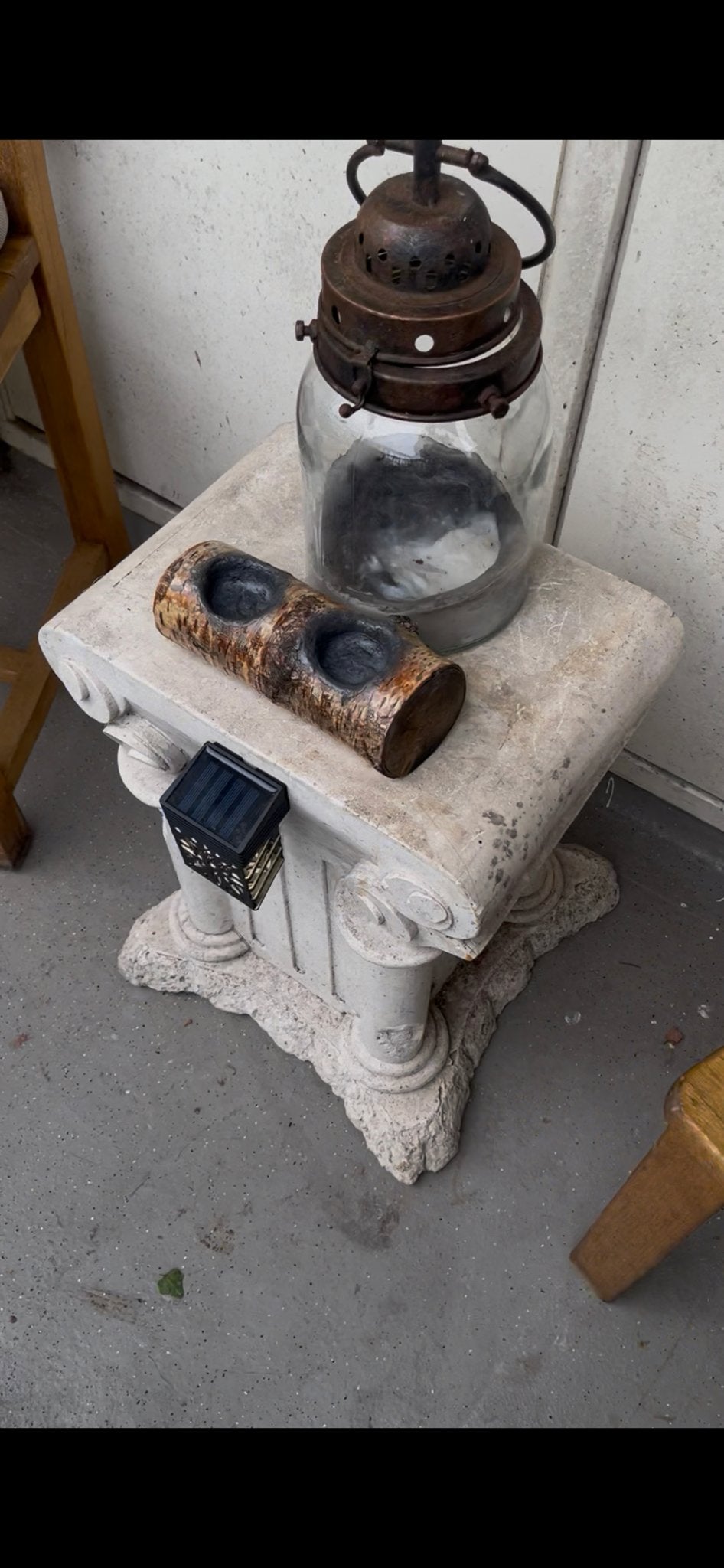 Romeinse/Griekse bijzettafel met lantaarn en asbak, Ophalen of Verzenden, Gebruikt