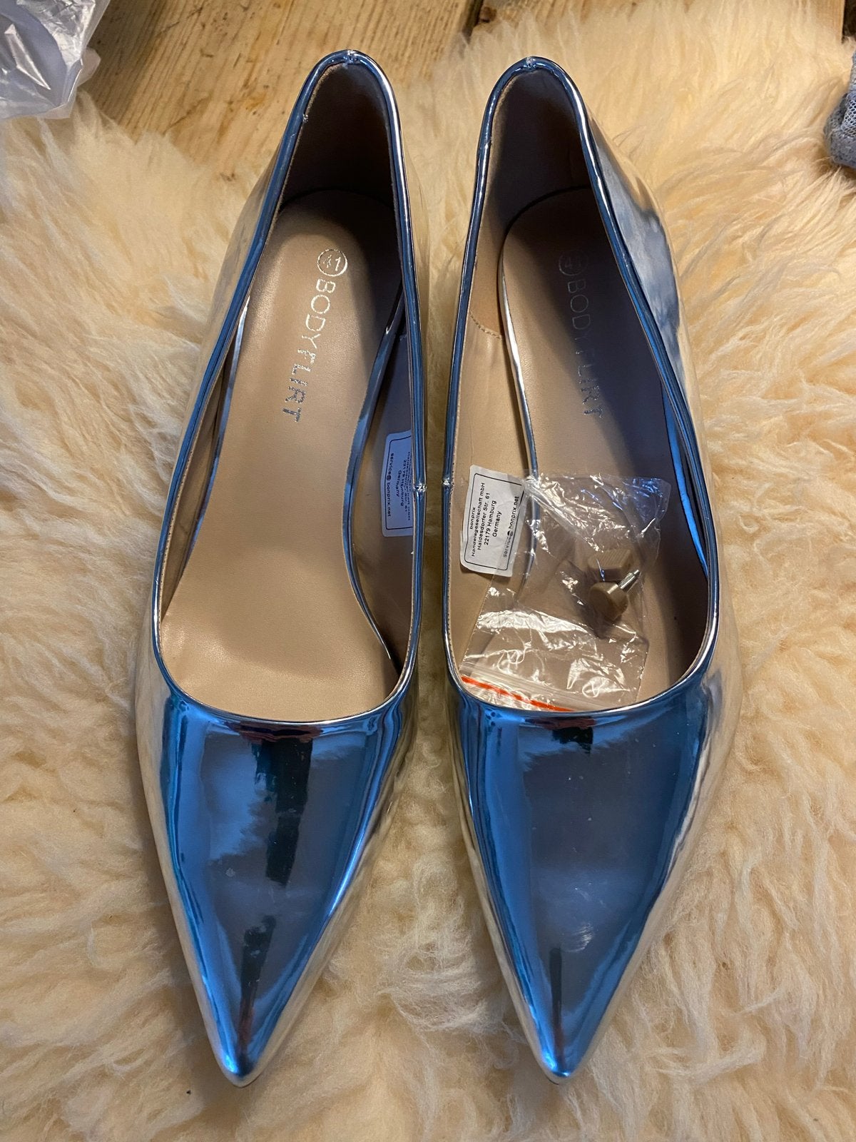 Zilverkleurige pumps met hak - Maat 41, Kleding | Dames, Ophalen of Verzenden, Nieuw, Overige kleuren, Pumps
