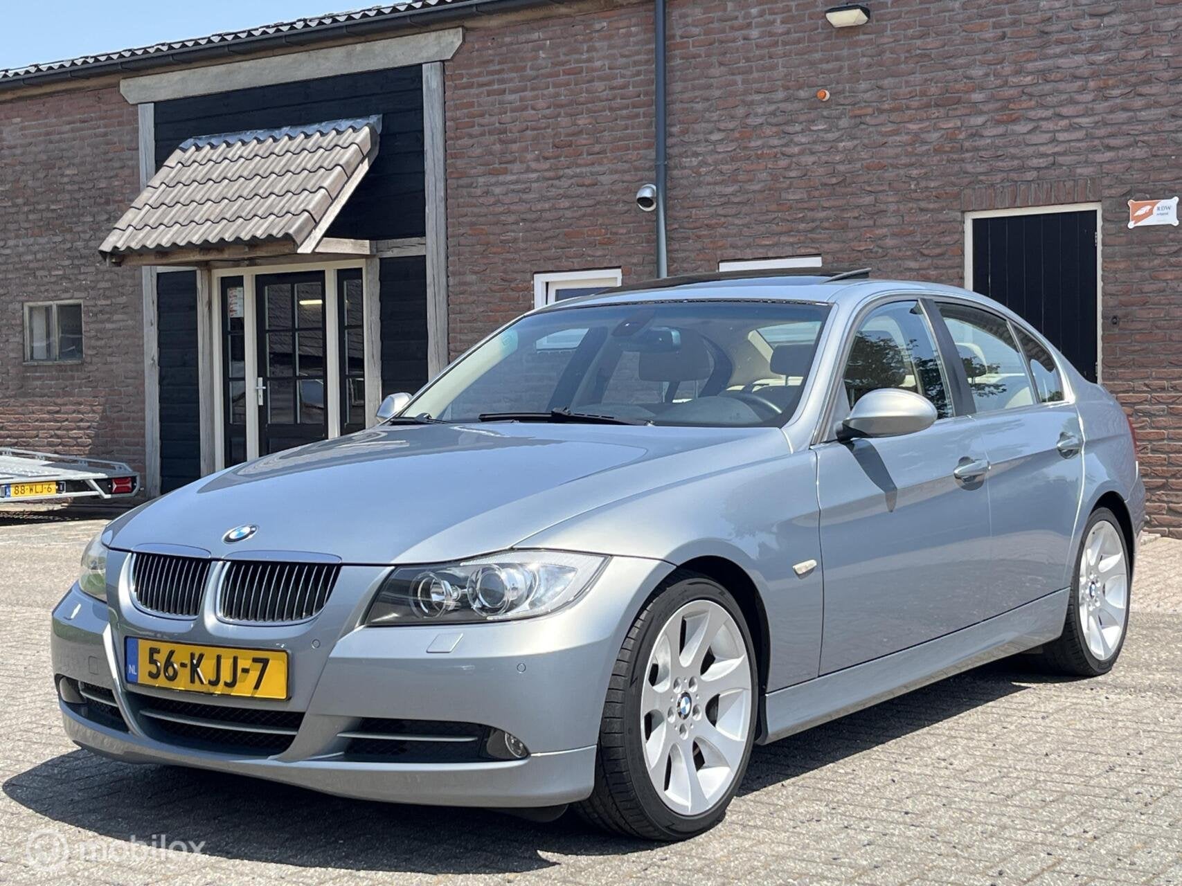BMW 3-serie 325i Dynamic Executive Leder Navi Dak Xenon Spor, Auto's, Automaat, 745 kg, Achterwielaandrijving, Gebruikt